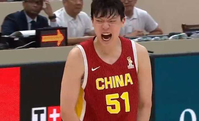 赛前强烈建议杨瀚森打首发！前男篮国手马健：杨瀚森在NBA一年明显进步了